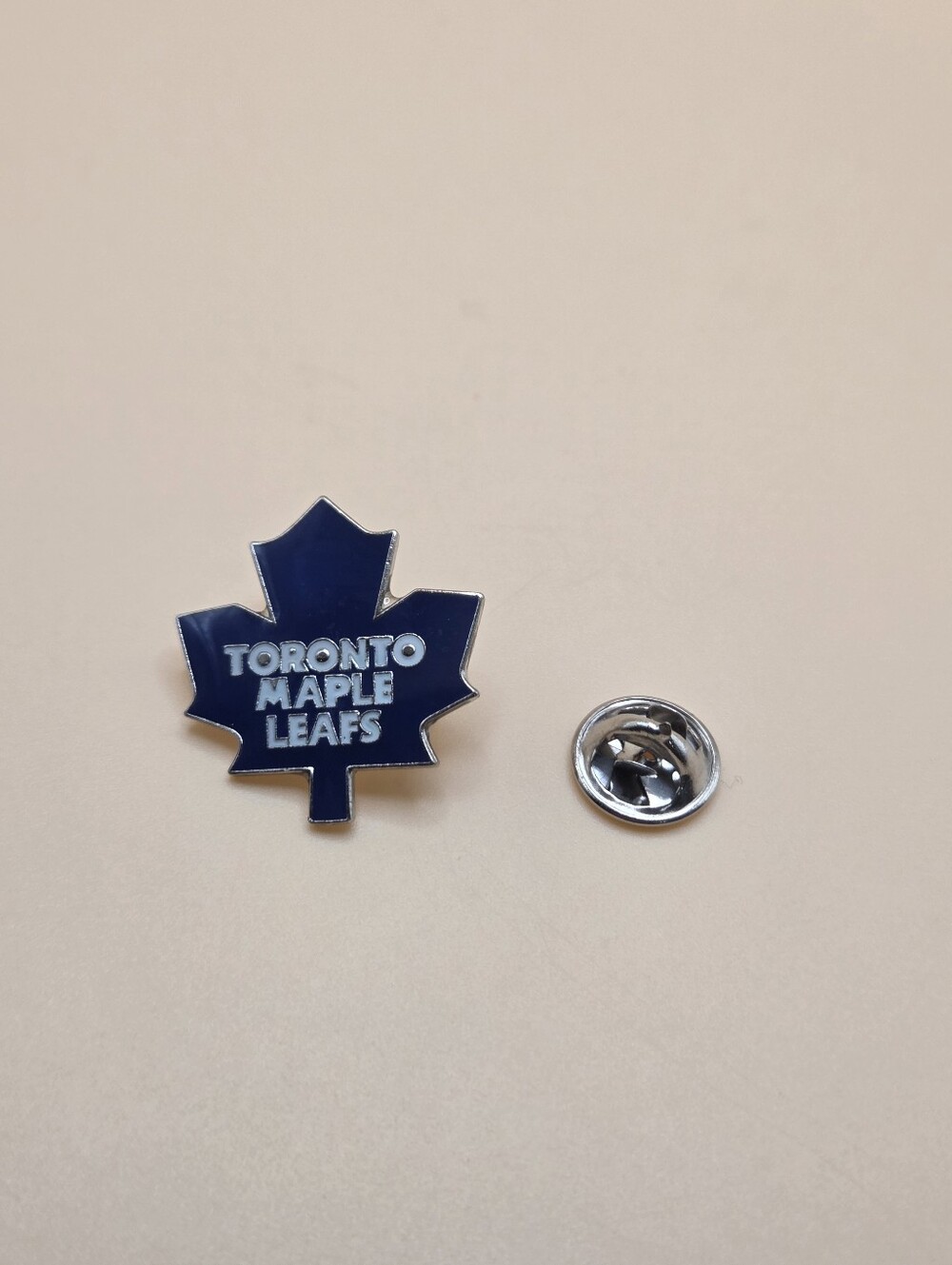 Toronto Maple Leafs NHL Enamel Lapel Pin - Silver Tone
